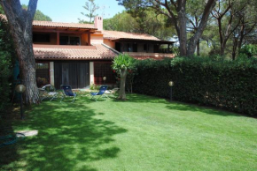 Una Pineta Sul Mare A Due Passi Dal Forte Village